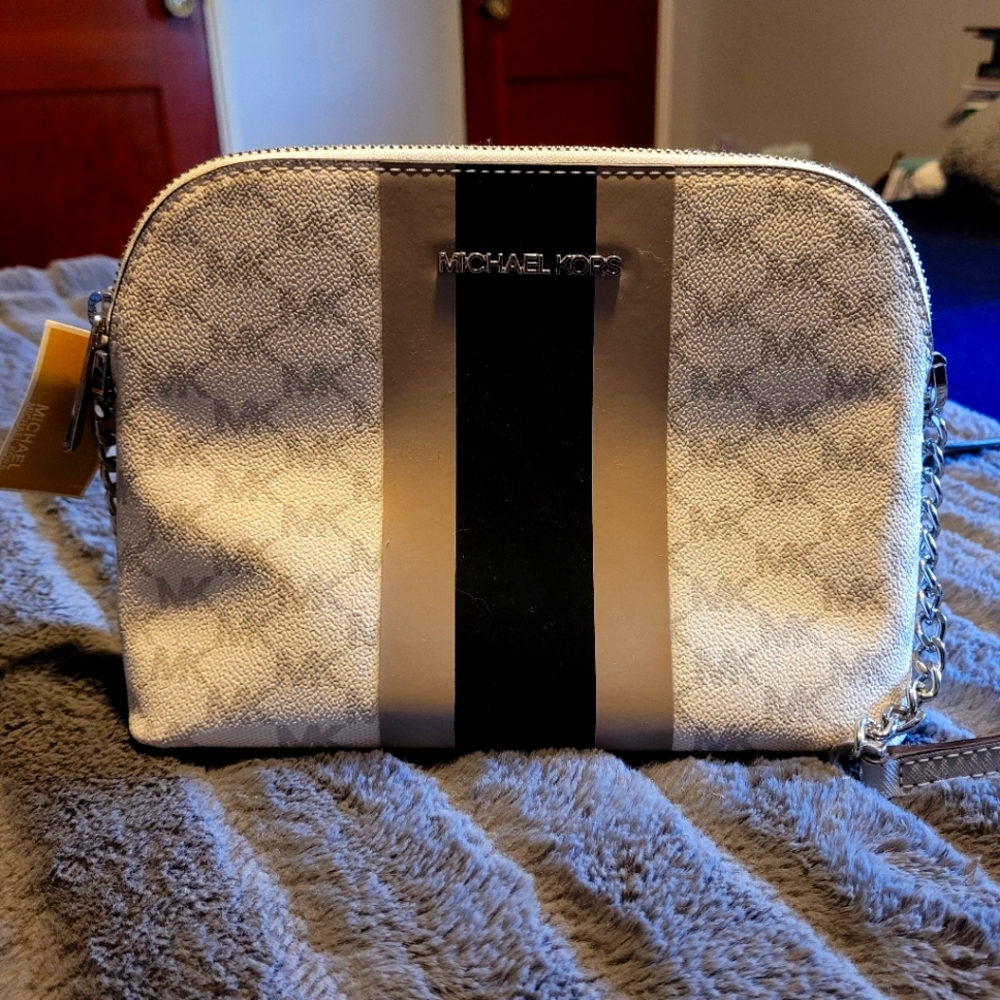Micheal kors purse